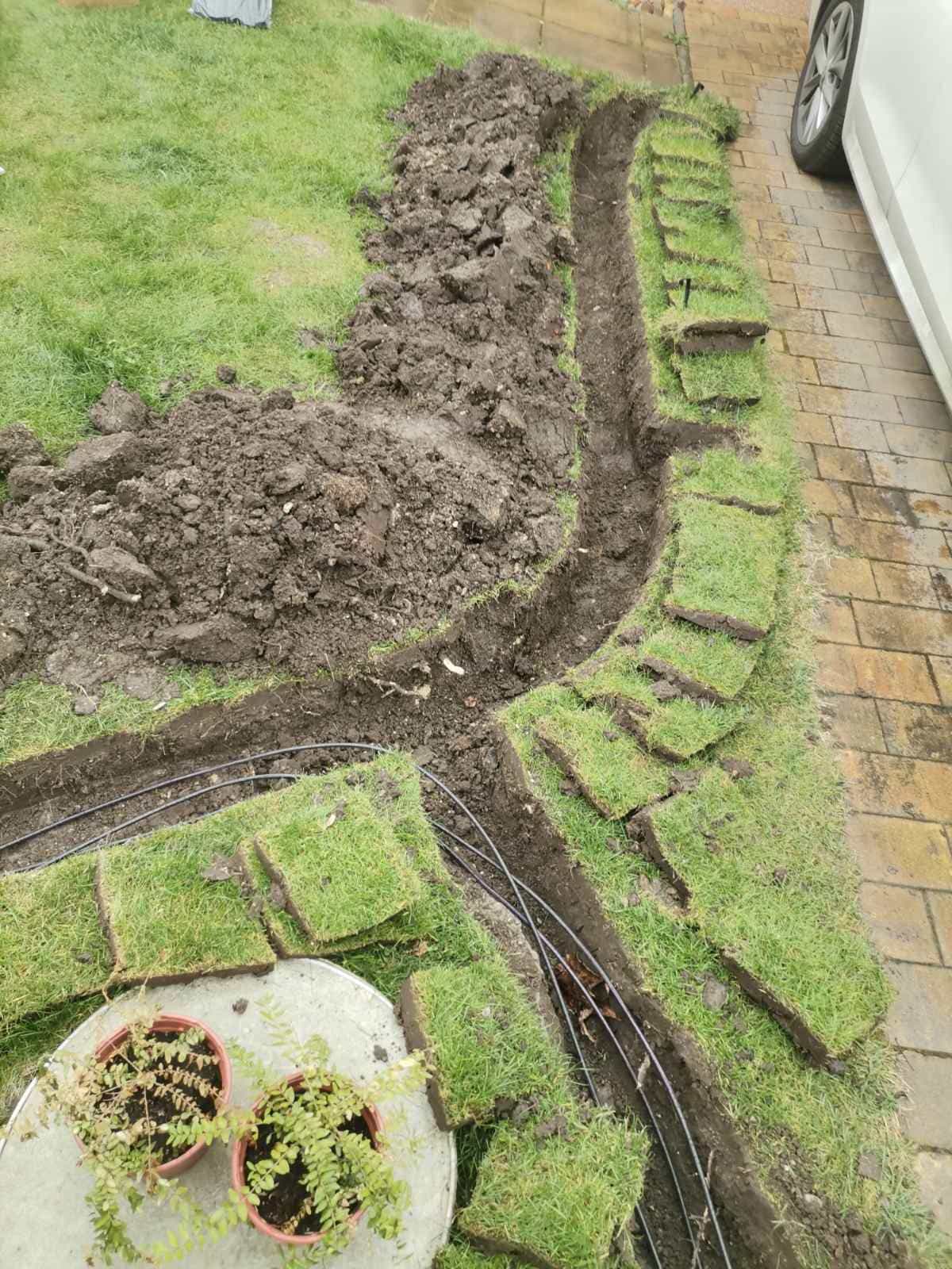 Výkop se ztravněnými kostkami